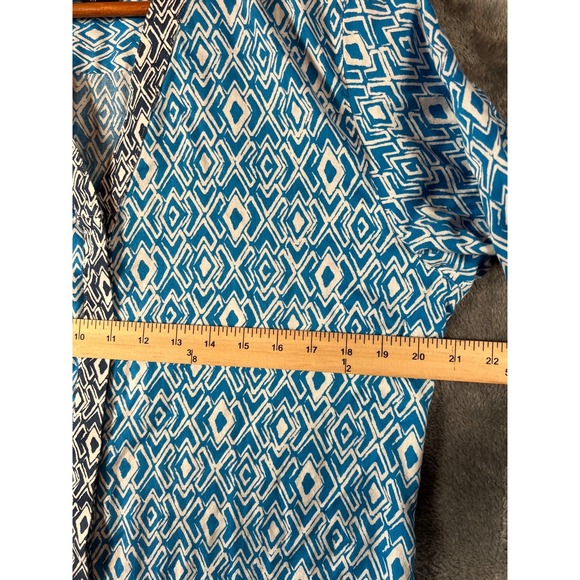Foxcroft Womens Shirt Top Size 14 Blue Geo Print Wrinkle Free Shaped Fit Button - Picture 4 of 6